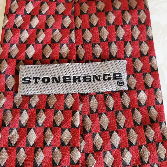 Vintage Stonehenge Mens Tie Geometric Red & Beige 100% Silk Necktie 60.5 inches - Picture 2 of 5